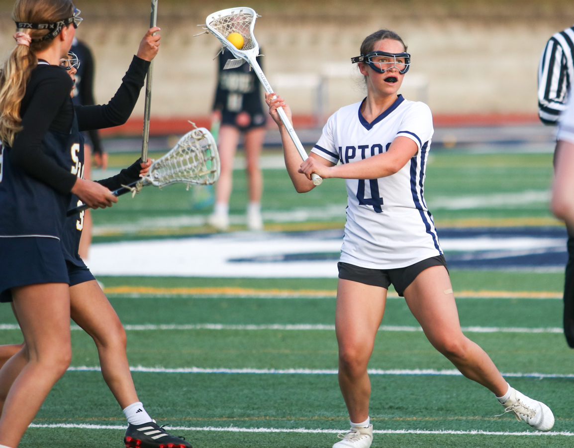 Pajaronian: Mariners Keep Eyes on the Prize