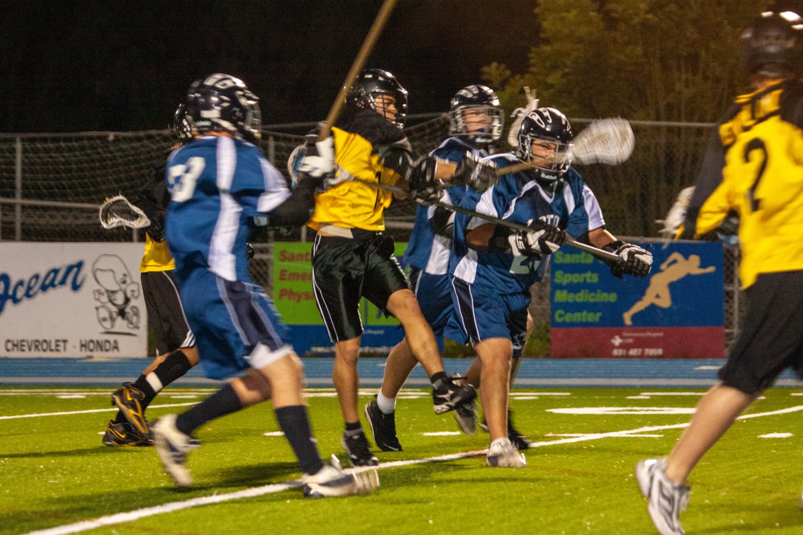 Ground ball scrum between Aptos and Watsonville