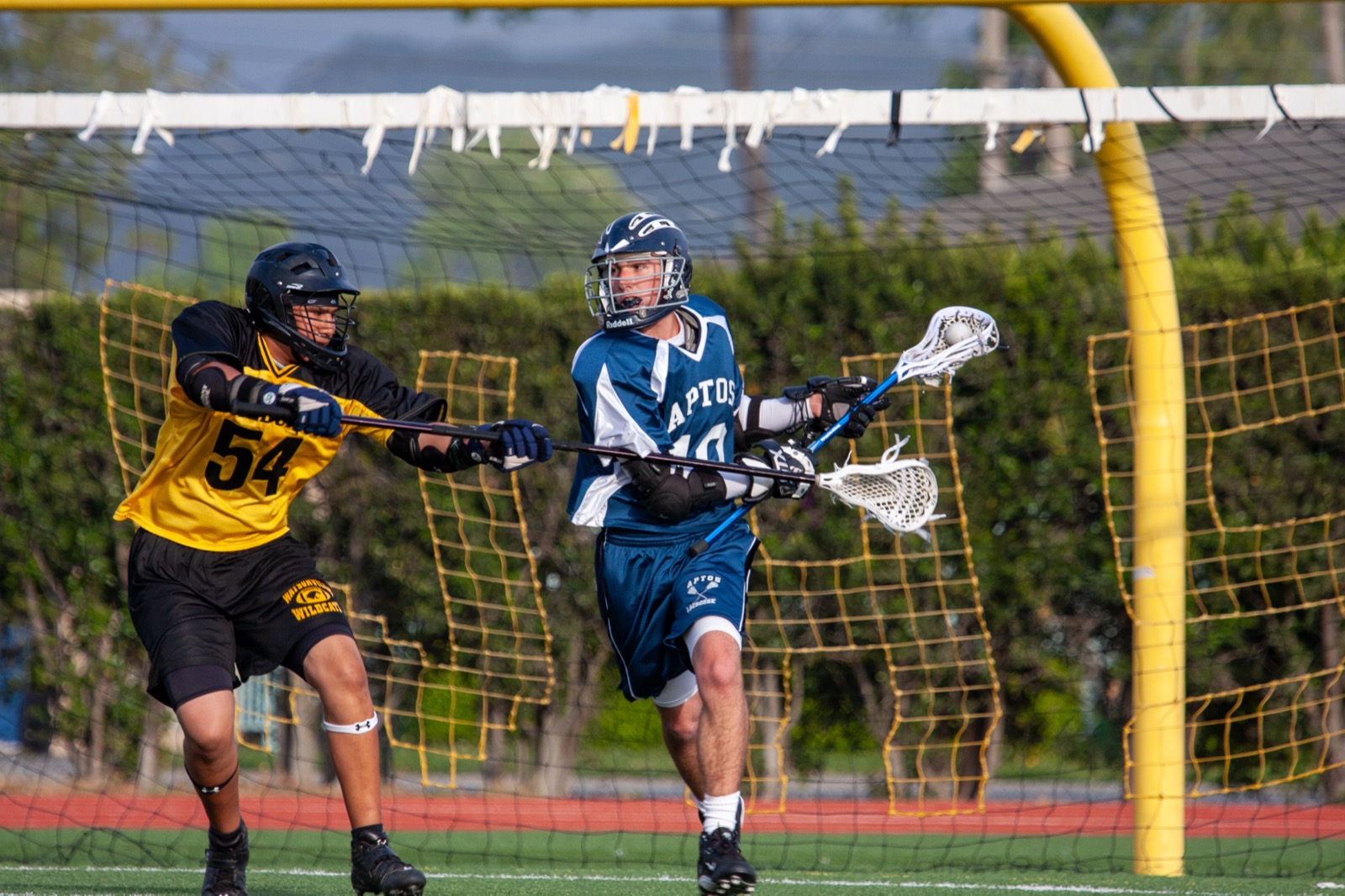 Aptos midfielder runs downhill