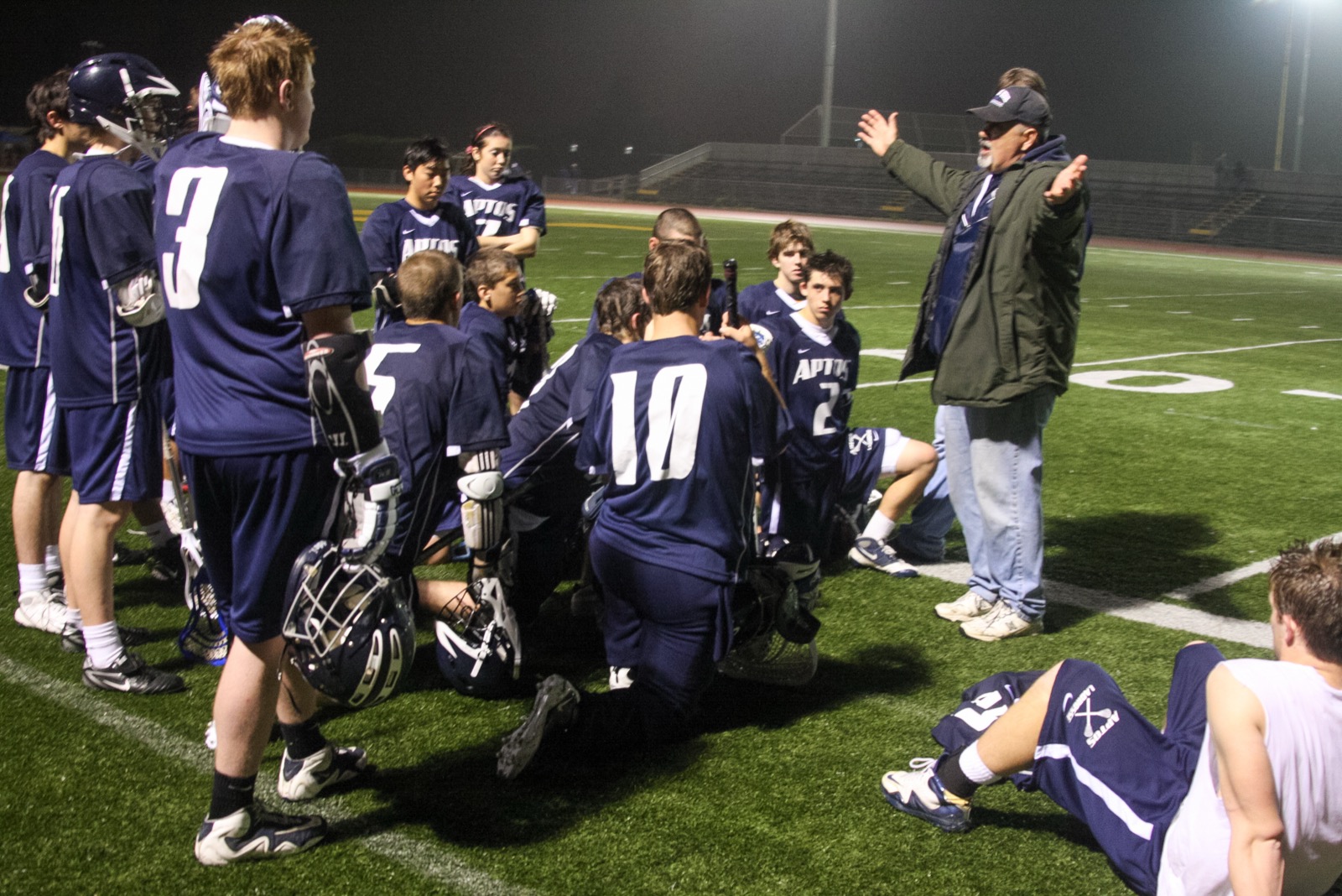 Aptos vs Watsonville game action