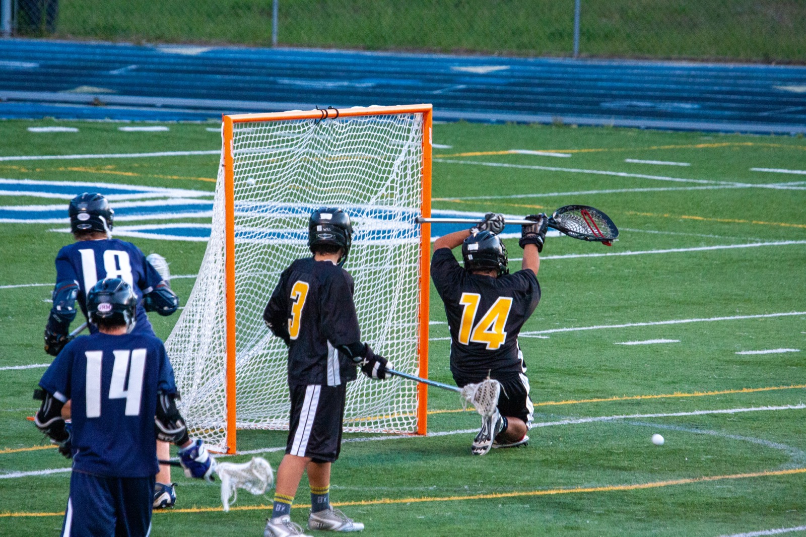 Aptos vs Watsonville game action