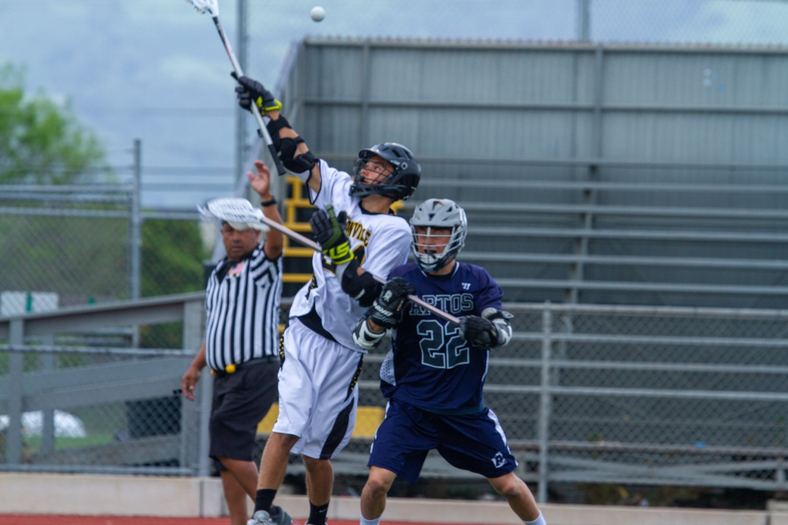 Aptos vs Watsonville game action