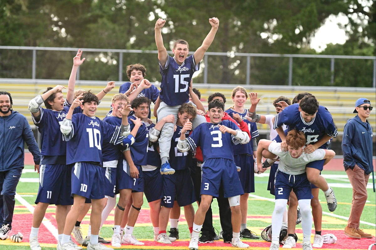Mariners celebrate PCAL championship victory